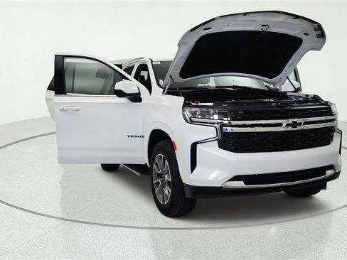 Used 2024 Chevrolet Tahoe LS AWD/4WD image 9