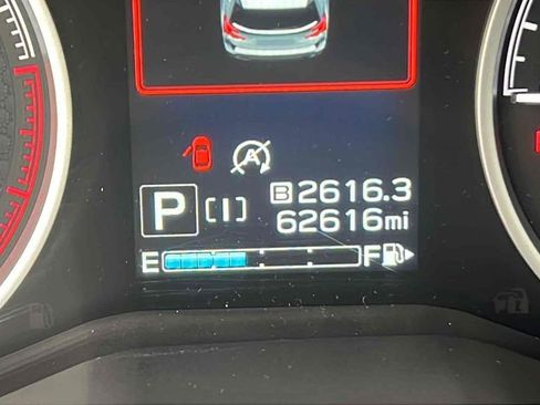 Used 2022 Subaru Forester Premium image 8