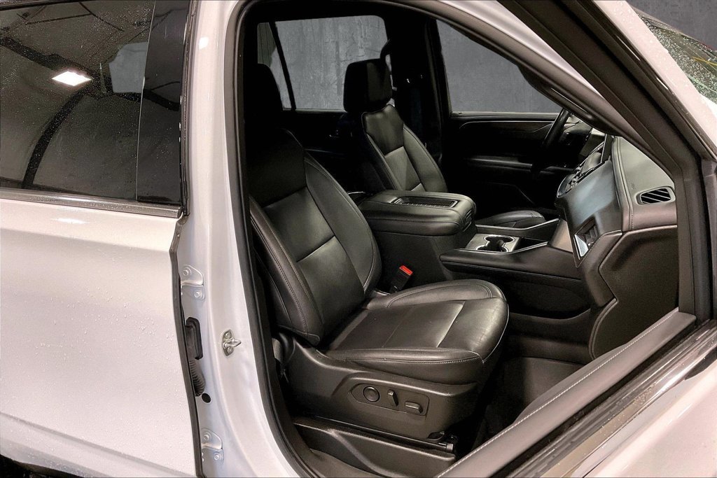 Used 2023 Chevrolet Tahoe LT w/ Luxury Package AWD/4WD image 30