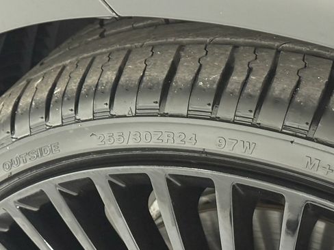 Used 2017 Rolls-Royce Dawn RWD image 41