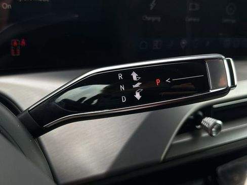 New 2026 Cadillac Vistiq Sport image 14