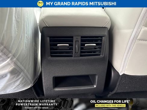 New 2026 Mitsubishi Outlander SE AWD/4WD image 19