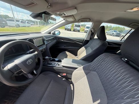 Used 2025 Toyota Camry LE FWD image 22