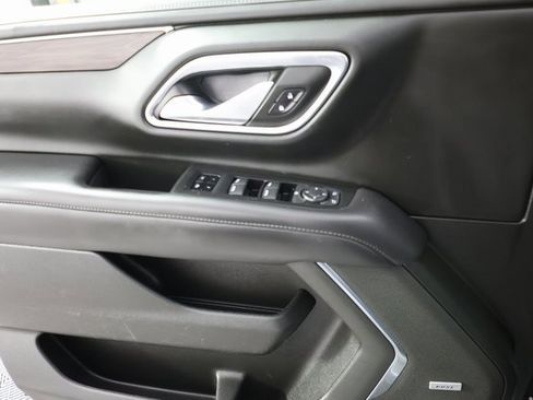 Used 2021 Chevrolet Suburban Z71 image 23