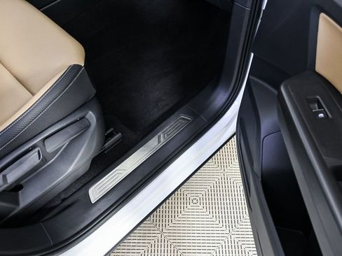 Used 2022 Volkswagen Atlas Cross Sport SE image 24