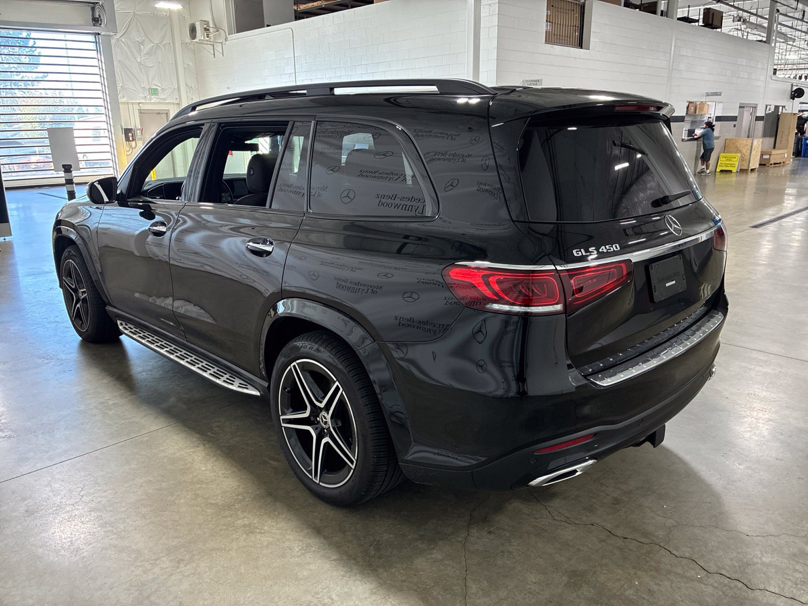 Used 2022 Mercedes-Benz GLS 450 4MATIC image 3