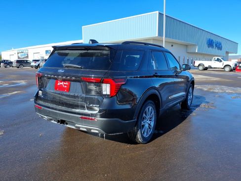 New 2026 Ford Explorer Active w/ Active Comfort Package image 3