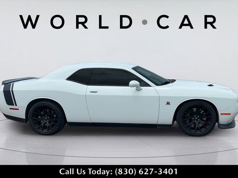 Used 2018 Dodge Challenger R/T Scat Pack w/ Dynamics Package RWD image 3