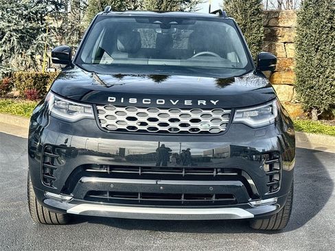 New 2026 Land Rover Discovery Limited Edition image 8