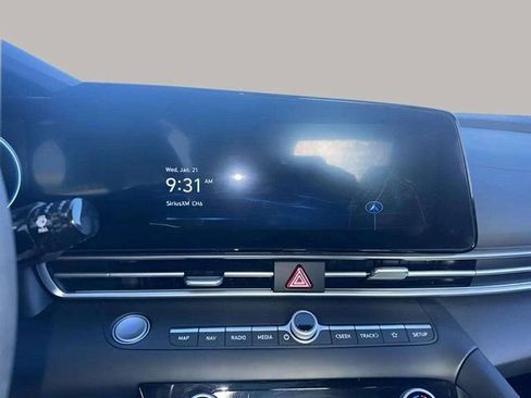 Used 2024 Hyundai Elantra SEL image 7