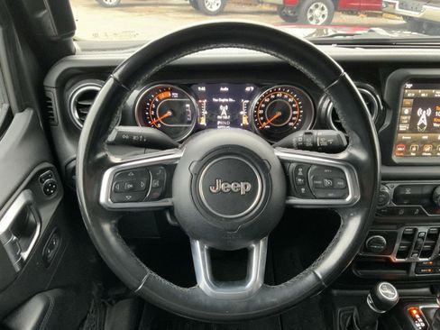 Used 2020 Jeep Wrangler Unlimited Sahara image 29