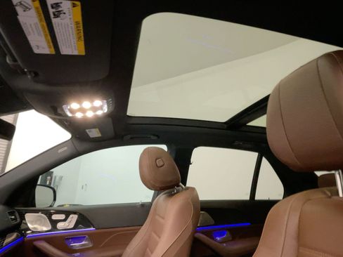 Used 2024 Mercedes-Benz GLE 450 4MATIC image 11