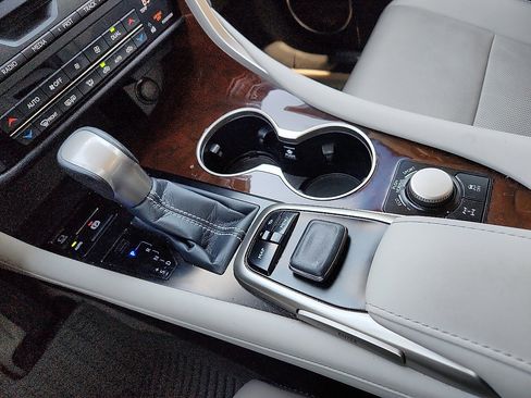 Used 2018 Lexus RX 350 AWD image 12