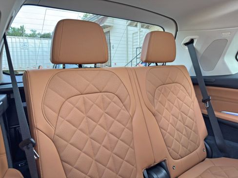 Used 2024 BMW X7 xDrive40i AWD/4WD image 50