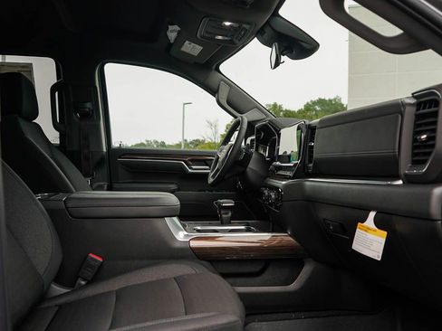 New 2026 Chevrolet Silverado 1500 RST w/ Dark Appearance Package AWD/4WD image 9