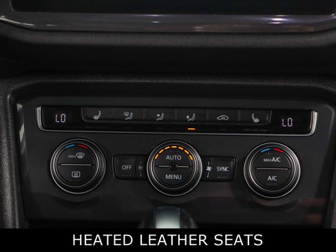 Used 2020 Volkswagen Tiguan SE w/ Panoramic Sunroof Package image 20