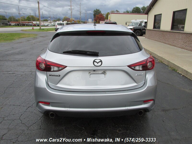 Used 2017 MAZDA MAZDA3 Sport FWD image 5