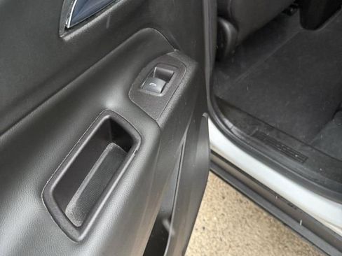 Used 2022 Chevrolet Equinox LT w/ Driver Convenience Package image 18