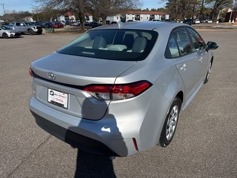 Used 2023 Toyota Corolla LE image 5
