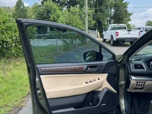 Used 2019 Subaru Outback 3.6R Limited w/ Popular Package #2 AWD/4WD image 10