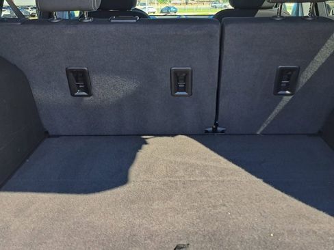Used 2022 Chevrolet Equinox LT FWD image 24
