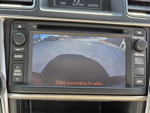 Used 2013 Toyota Highlander Limited image 23