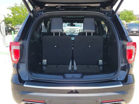 Used 2018 Ford Explorer Platinum AWD/4WD image 16