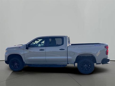 Used 2022 Chevrolet Silverado 1500 Custom Trail Boss AWD/4WD image 3