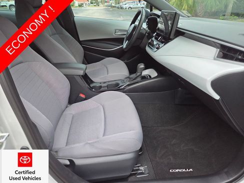 Certified 2025 Toyota Corolla SE FWD image 14