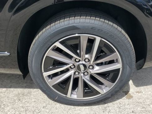 New 2026 Cadillac Vistiq Sport image 5