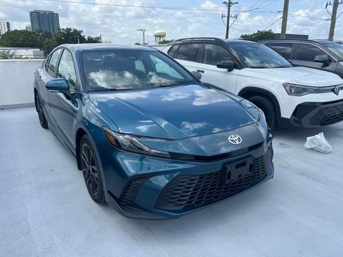 Used 2025 Toyota Camry SE w/ Convenience Package AWD/4WD image 5