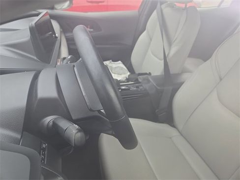 Used 2023 Toyota Prius XLE image 8