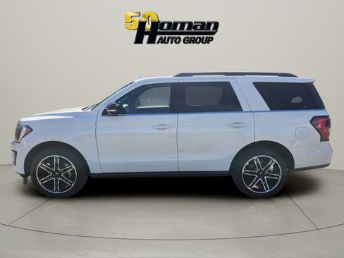 Used 2021 Ford Expedition Limited AWD/4WD image 2