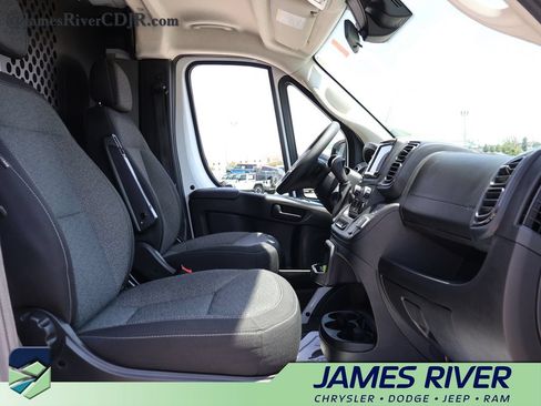 Used 2025 RAM ProMaster 2500 w/ U-Haul Equipment Group FWD image 8