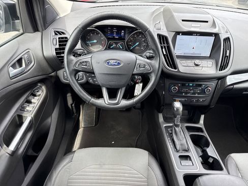 Used 2017 Ford Escape SE w/ Equipment Group 201A FWD image 12