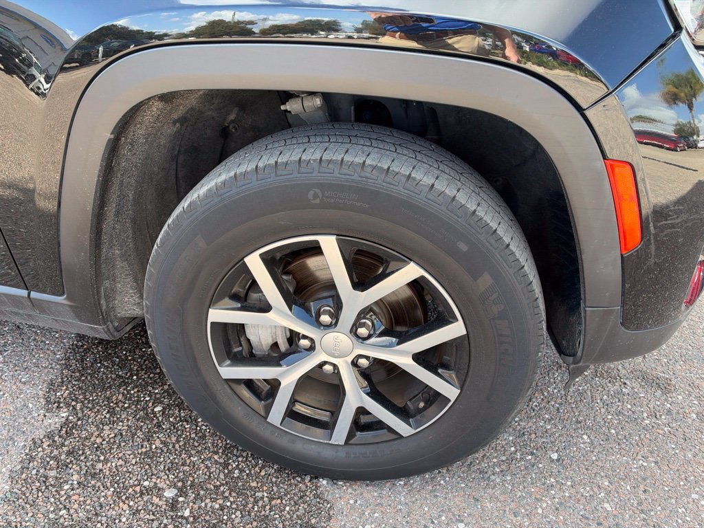 Used 2023 Jeep Grand Cherokee Limited RWD image 6