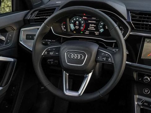 New 2025 Audi Q3 2.0T Premium image 15