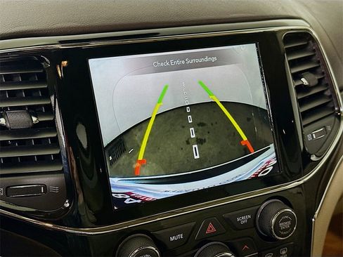 Used 2019 Jeep Grand Cherokee Overland image 10