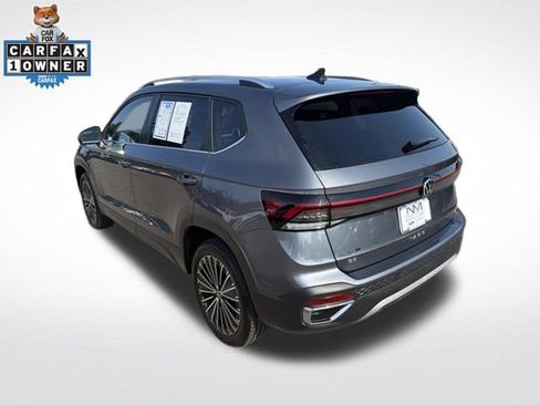 Used 2025 Volkswagen Taos SE FWD image 6