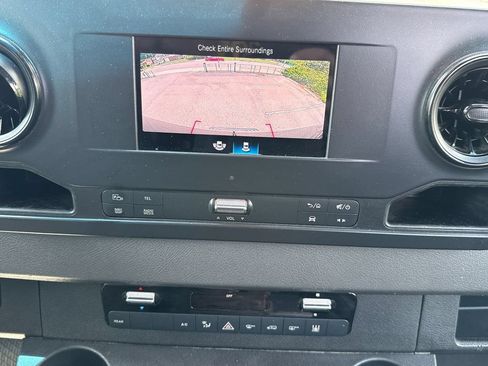 Used 2019 Mercedes-Benz Sprinter 2500 w/ Acoustic Package image 23