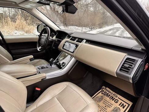 Used 2019 Land Rover Range Rover Sport HSE image 18