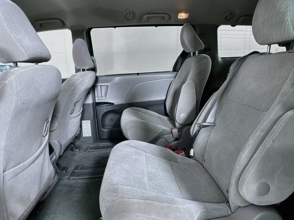 Used 2017 Toyota Sienna LE FWD image 10