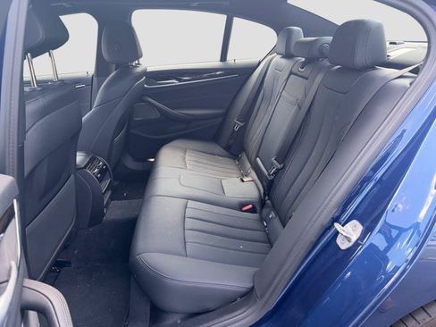 Used 2023 BMW 530i w/ M Sport Package RWD image 6