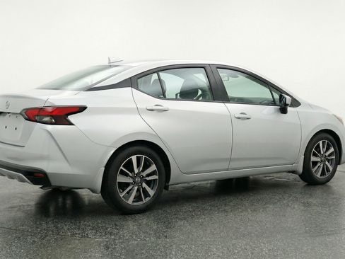 Used 2025 Nissan Versa SV FWD image 9