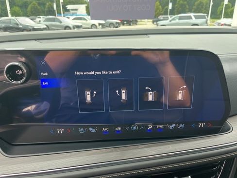 New 2026 Chevrolet Suburban Premier image 33