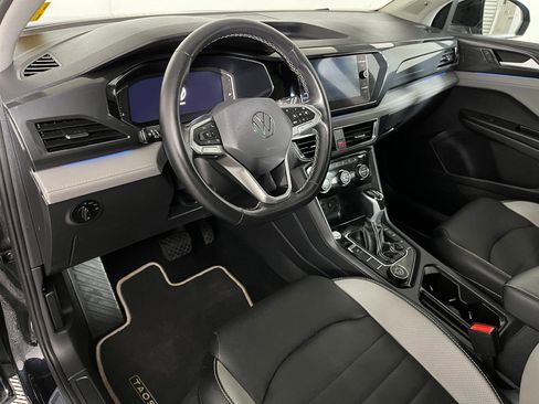 Used 2022 Volkswagen Taos SEL image 3