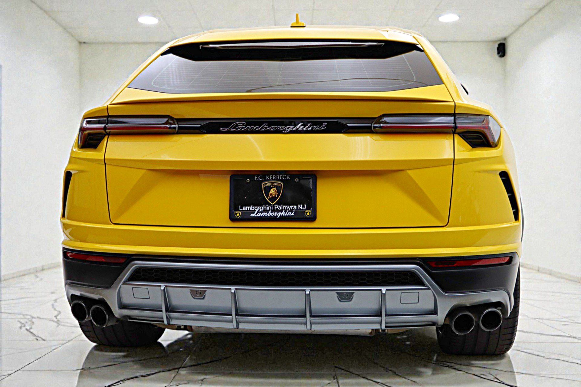 Used 2022 Lamborghini Urus AWD/4WD image 9