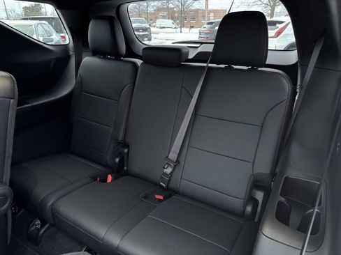 Used 2024 Chevrolet Traverse RS image 11