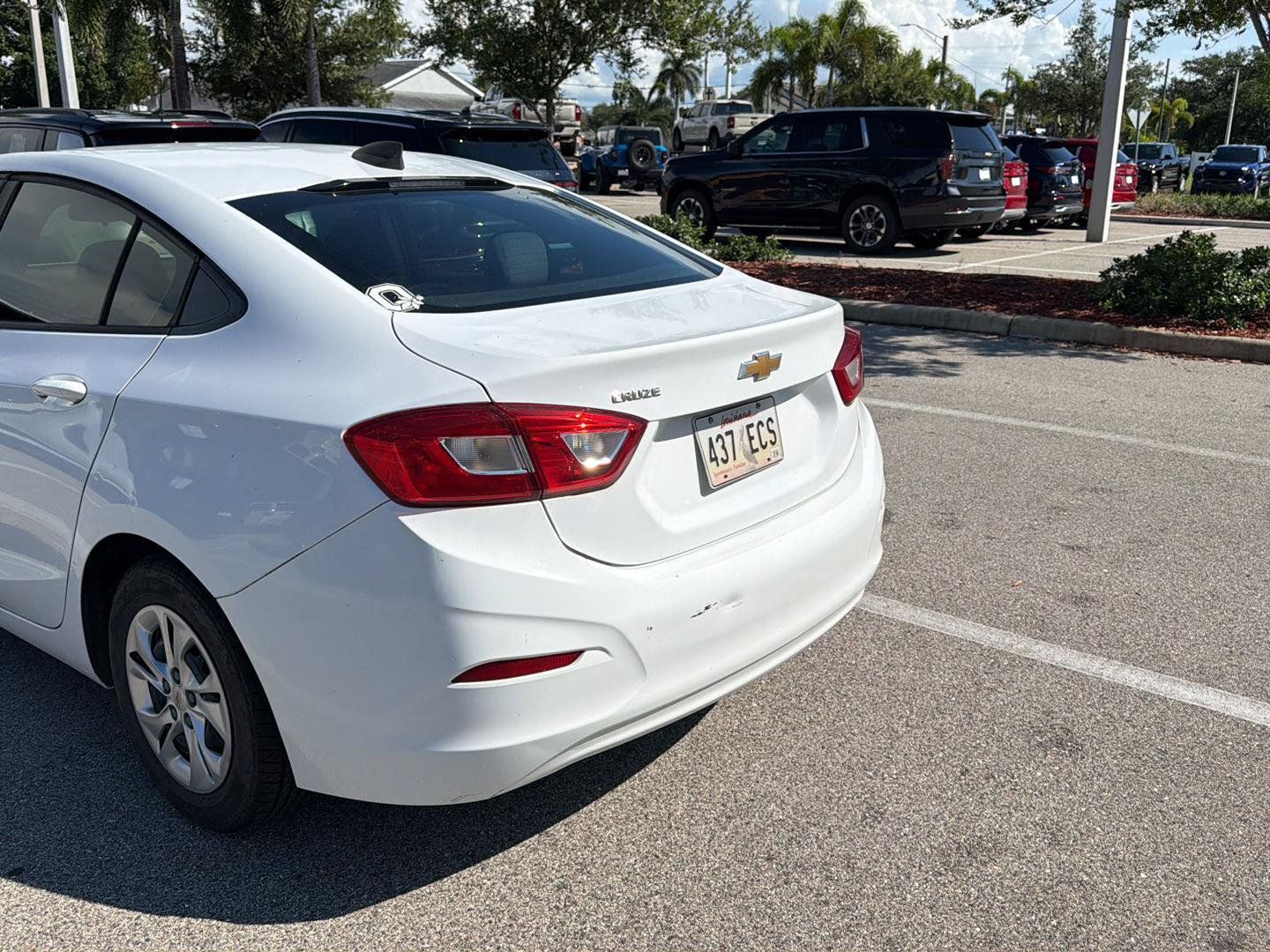 Used 2019 Chevrolet Cruze Sedan FWD image 3