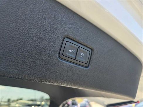 Used 2023 Audi SQ5 Premium Plus w/ Premium Plus Package AWD/4WD image 15